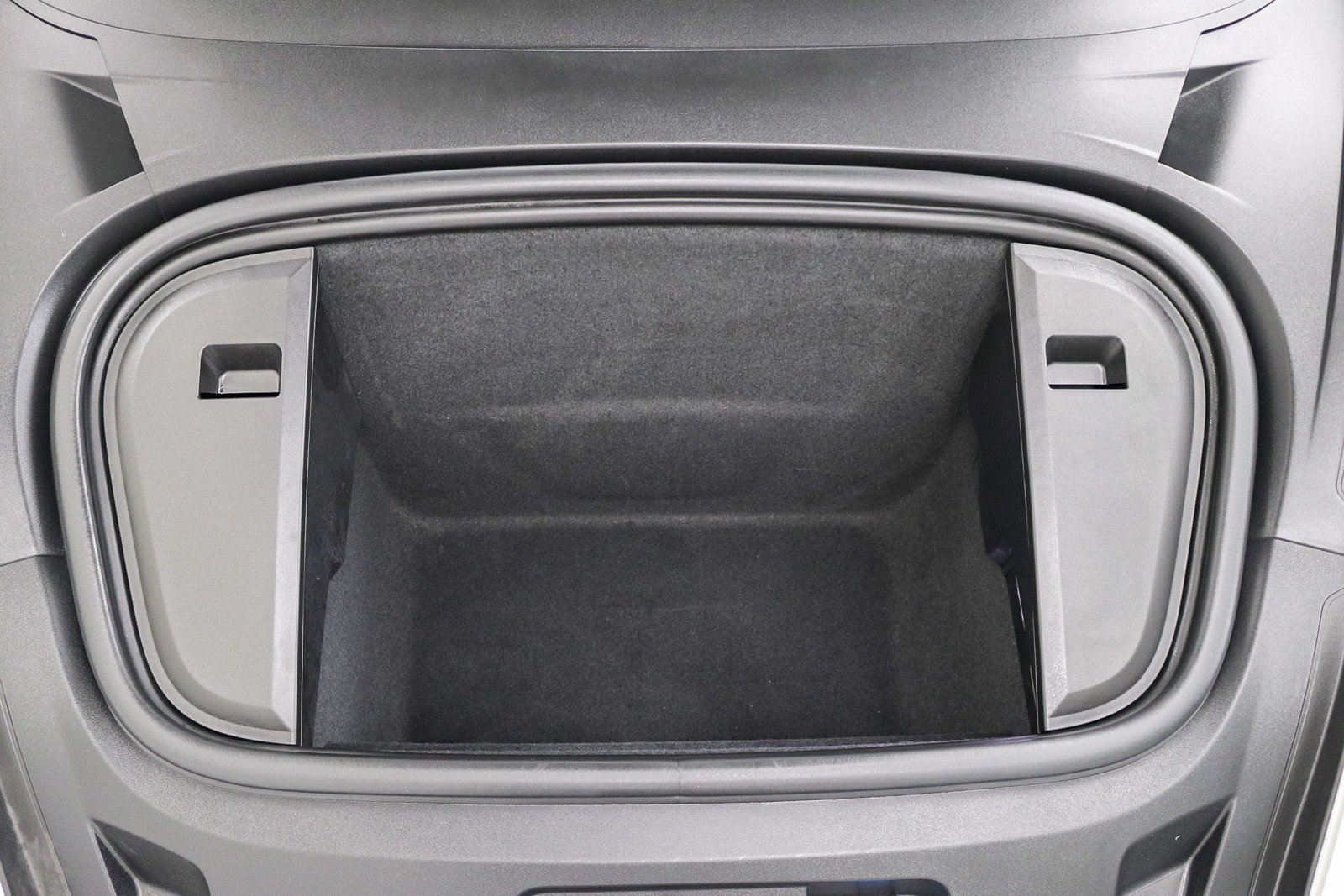 Used 2022 Porsche Taycan RWD image 31