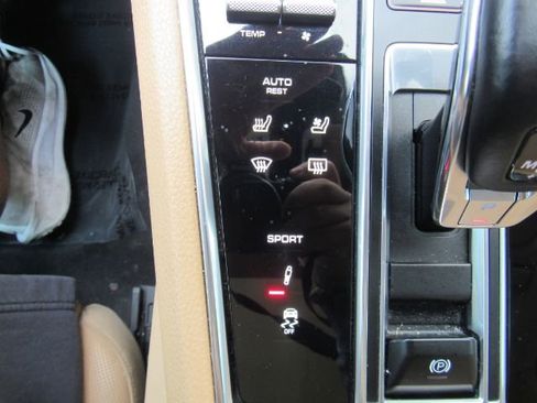 Used 2019 Porsche Panamera 4 image 47