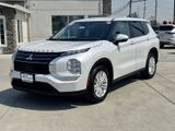 Used 2024 Mitsubishi Outlander ES image 2