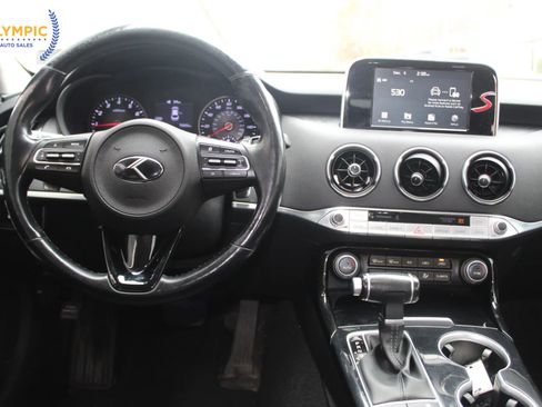 Used 2018 Kia Stinger image 18