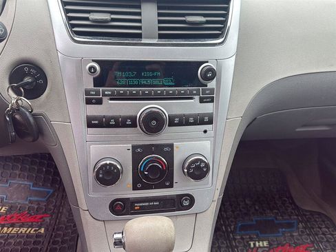 Used 2010 Chevrolet Malibu LS FWD image 8
