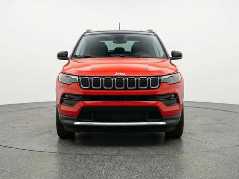 Used 2025 Jeep Compass Limited image 2