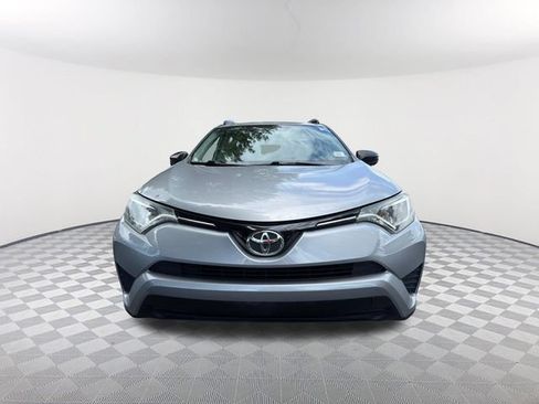 Used 2016 Toyota RAV4 LE FWD image 2