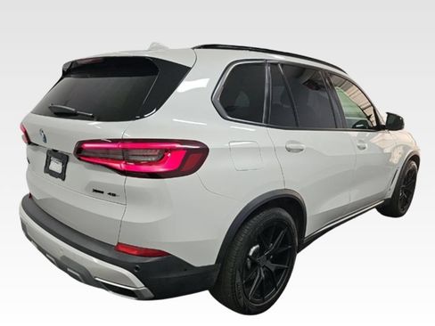 Used 2022 BMW X5 xDrive45e AWD/4WD image 4