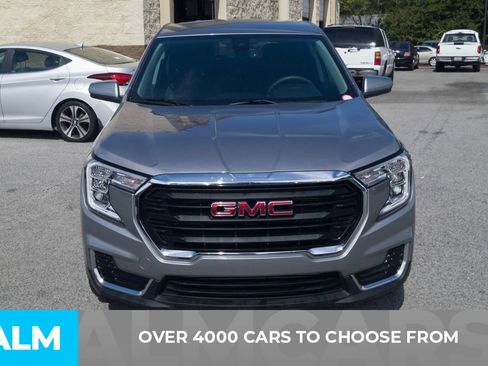 Used 2024 GMC Terrain SLE image 3