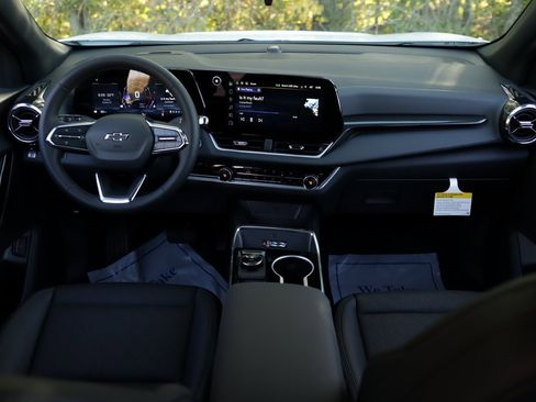 New 2026 Chevrolet Equinox LT w/ Convenience Package II image 23