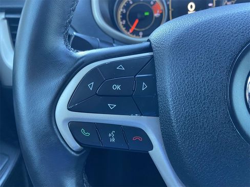 Used 2016 Jeep Cherokee Latitude w/ Comfort/Convenience Group image 19