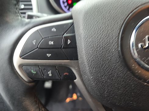 Used 2018 Jeep Grand Cherokee Limited image 17