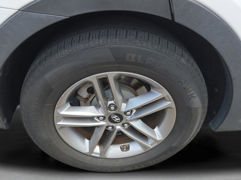 Used 2017 Hyundai Santa Fe Sport FWD image 18