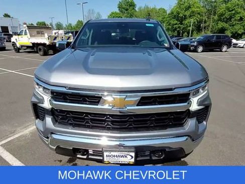 Used 2023 Chevrolet Silverado 1500 LT AWD/4WD image 3