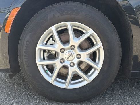 Used 2022 Chrysler Pacifica Touring-L FWD image 10