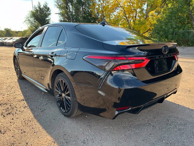 Used 2020 Toyota Camry SE AWD/4WD image 3