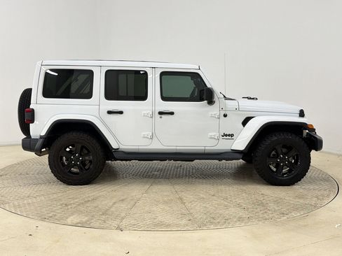 Used 2021 Jeep Wrangler Unlimited Sahara image 8