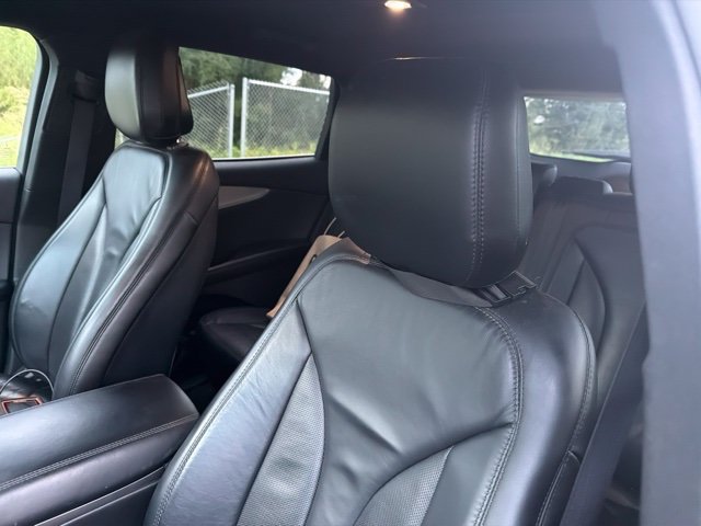 Used 2020 Lincoln Nautilus Premier w/ Equipment Group 101A AWD/4WD image 9