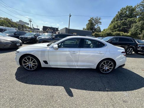 Used 2023 Genesis G70 2.0T image 6