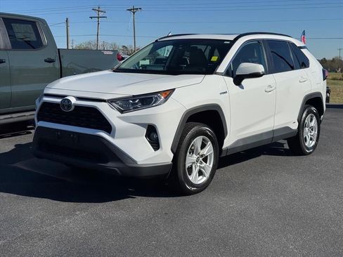 Used 2021 Toyota RAV4 XLE w/ Convenience Package image 7