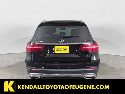 Used 2018 Mercedes-Benz GLC 300 4MATIC image 4