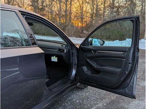 Used 2021 Honda Accord LX image 12
