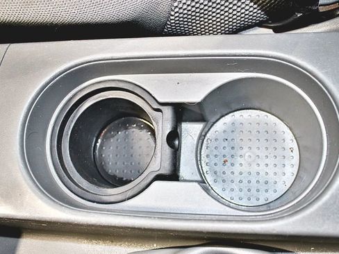 Used 2015 Nissan Frontier SV w/ SV Value Truck Package image 19