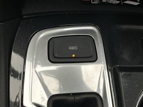 Used 2022 Chevrolet Equinox Premier AWD/4WD image 18