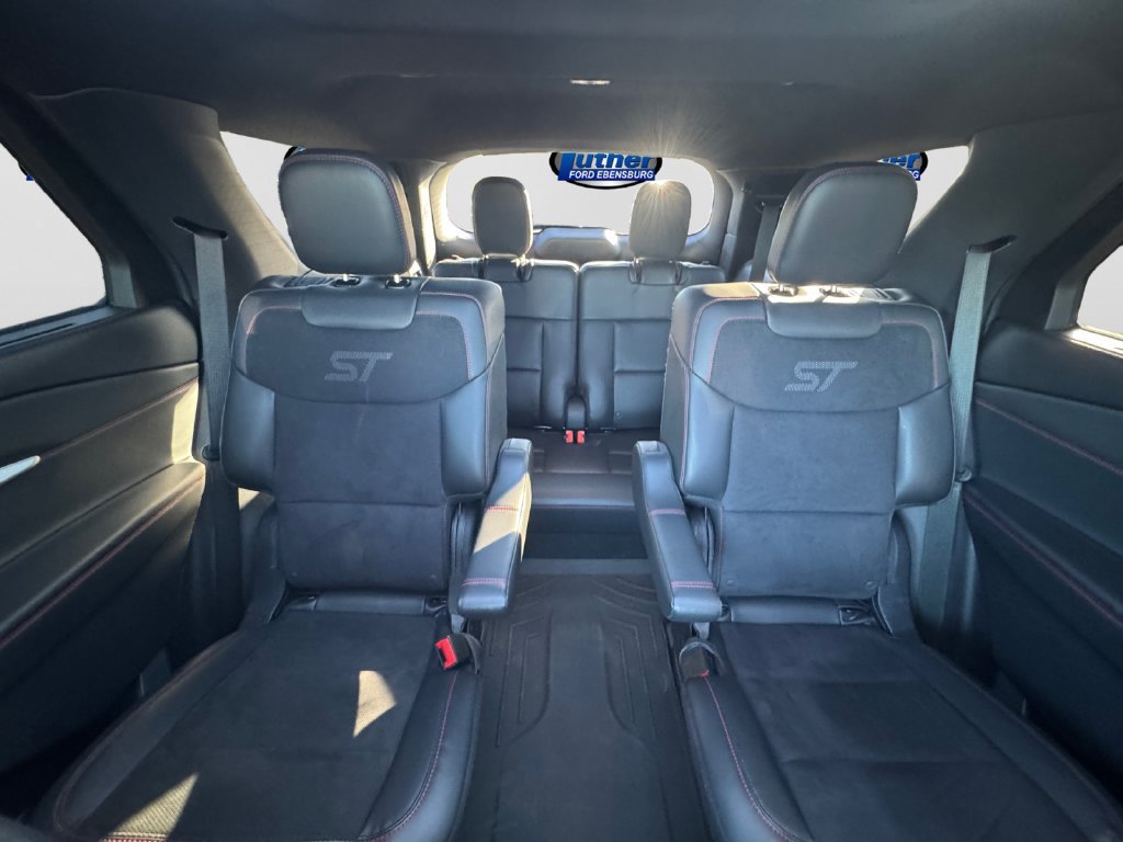 Used 2025 Ford Explorer ST AWD/4WD image 30