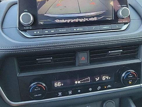 Certified 2023 Nissan Rogue SV image 26