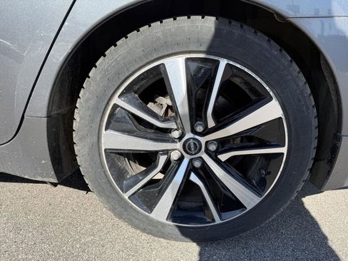Used 2023 Nissan Maxima SL FWD image 16