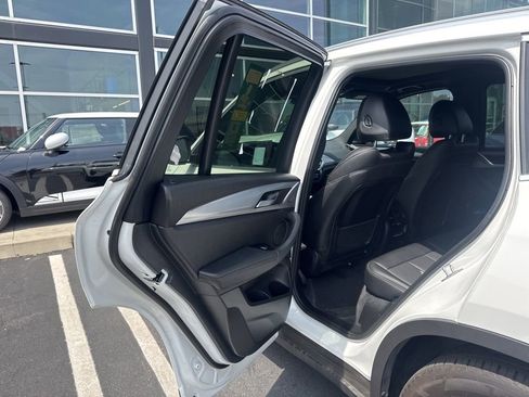 Used 2024 BMW X3 xDrive30i w/ Convenience Package w/ZPA image 9