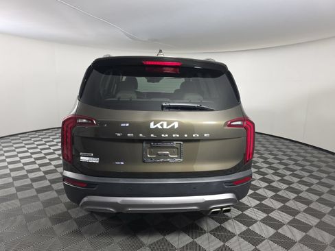 Used 2022 Kia Telluride EX w/ EX Premium Package AWD/4WD image 4