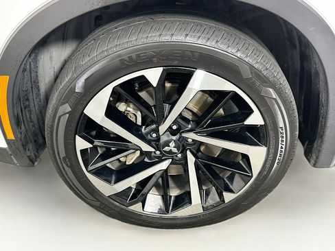 Used 2024 Mitsubishi Outlander SE image 11
