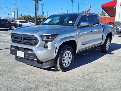 Used 2025 Toyota Tacoma SR5