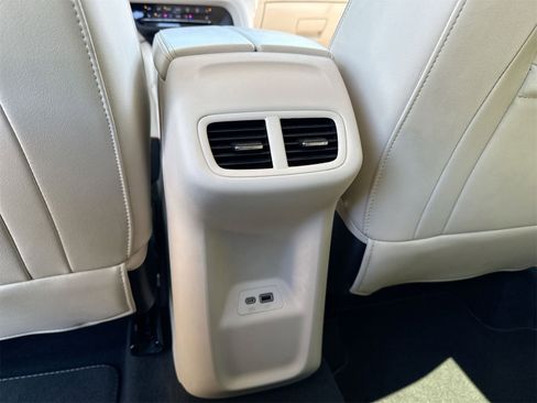 Used 2023 Buick Envision Essence image 20