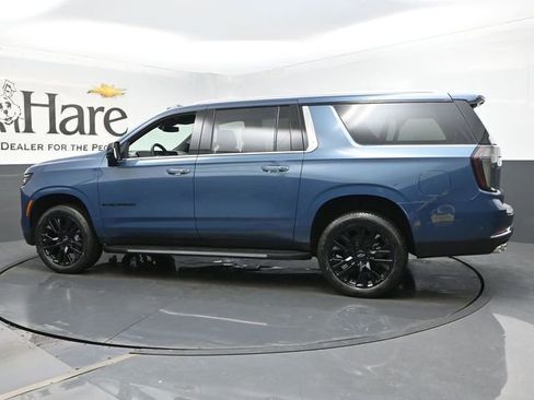 New 2025 Chevrolet Suburban Premier image 31