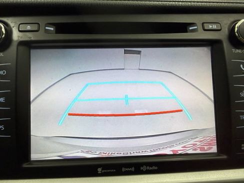 Used 2019 Toyota Highlander XLE FWD image 21