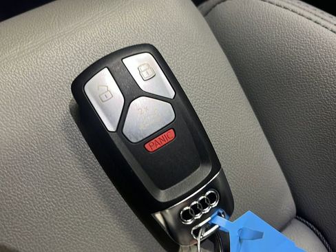 Used 2024 Audi Q5 2.0T Premium w/ Convenience Package image 30