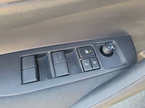 Used 2026 Toyota Corolla SE w/ SE Package FWD image 23