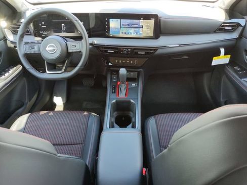 Certified 2025 Nissan Kicks SR FWD image 19