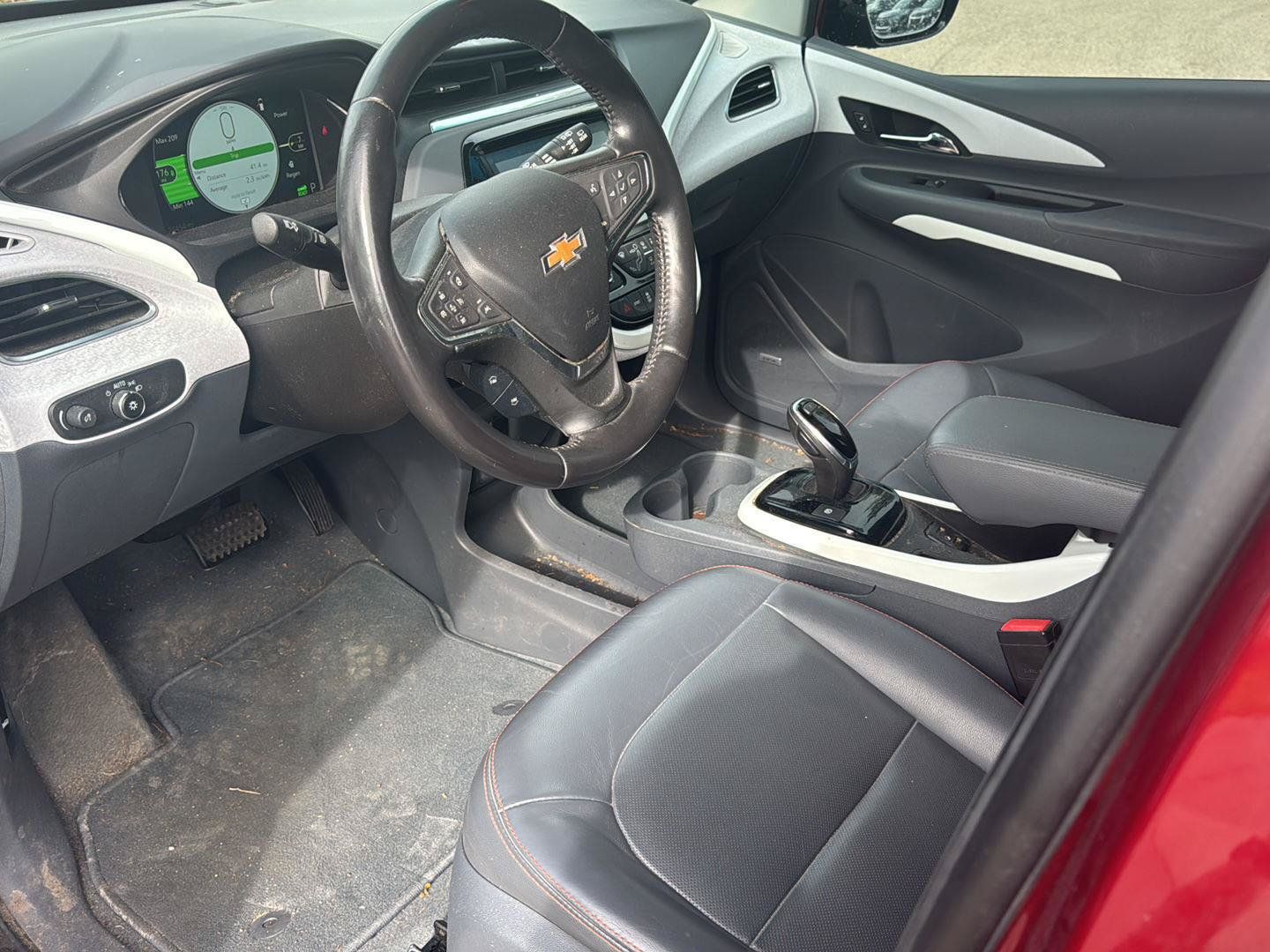 Used 2021 Chevrolet Bolt Premier w/ Infotainment Package FWD image 11