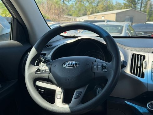 Used 2016 Kia Sportage LX w/ LX Popular Package image 14