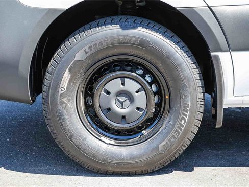 New 2025 Mercedes-Benz Sprinter 2500 image 9