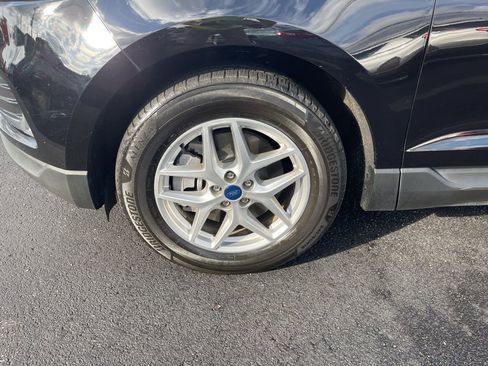 Used 2022 Ford Edge SEL w/ Convenience Package image 4