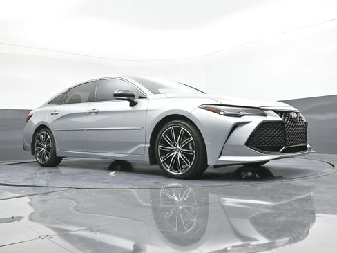 Used 2022 Toyota Avalon Touring image 28