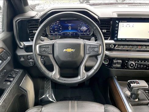 Used 2024 Chevrolet Silverado 1500 High Country image 11