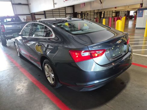 Used 2019 Chevrolet Malibu LS w/ Driver Confidence Package II FWD image 2