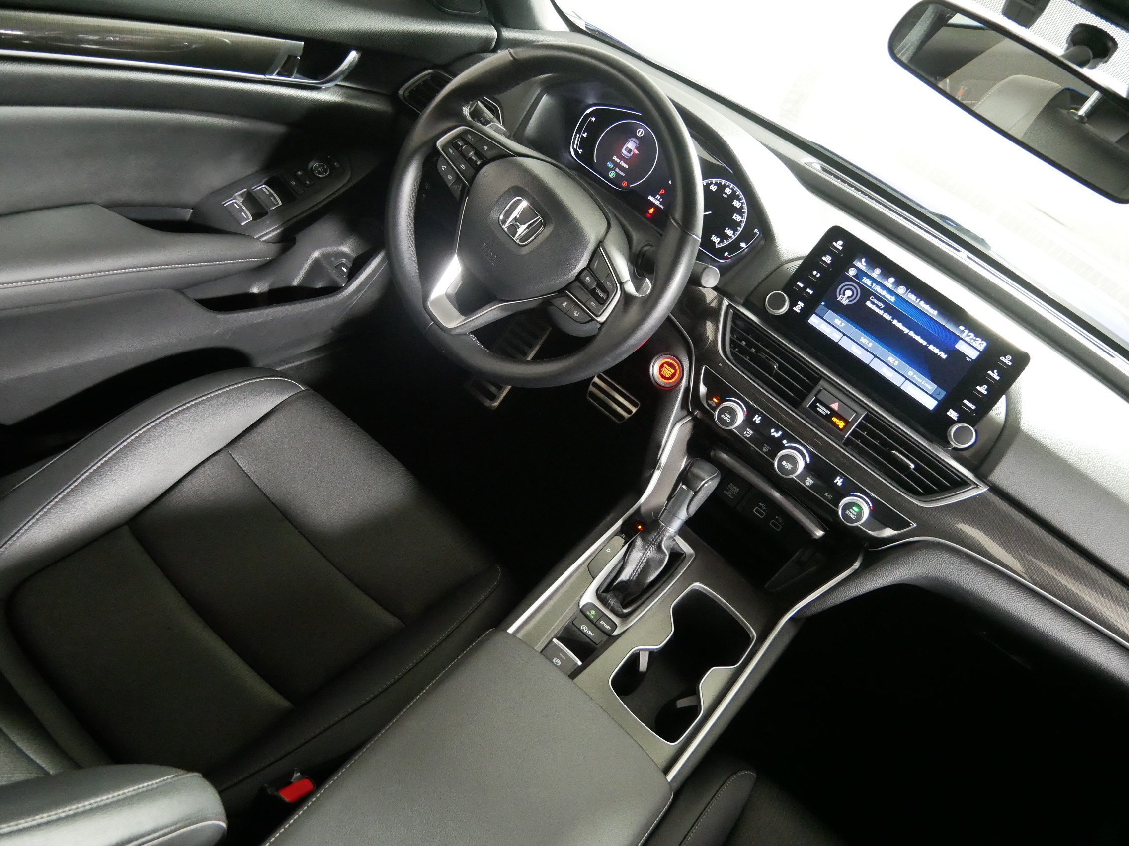 Used 2022 Honda Accord Sport image 9