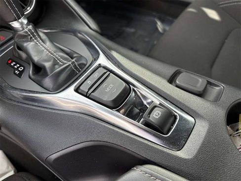 Used 2021 Chevrolet Camaro LT image 19