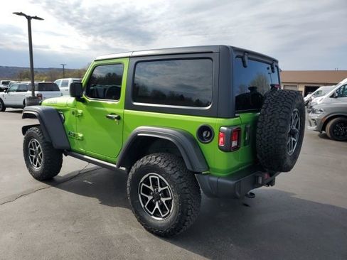 Used 2025 Jeep Wrangler Sport AWD/4WD image 3