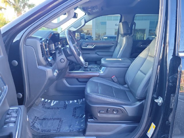Used 2022 GMC Sierra 1500 SLT w/ SLT Premium Plus Package AWD/4WD image 18