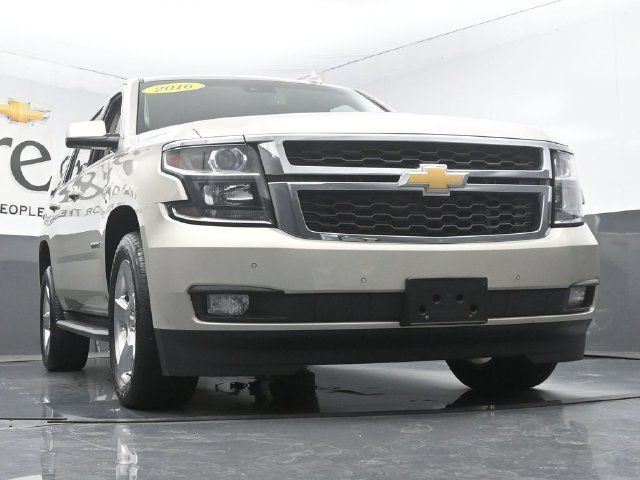 Used 2016 Chevrolet Tahoe LT w/ Luxury Package AWD/4WD image 3
