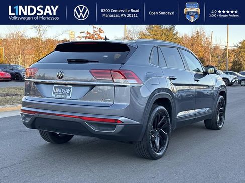 Used 2022 Volkswagen Atlas Cross Sport SE w/ Black Wheel Package image 2